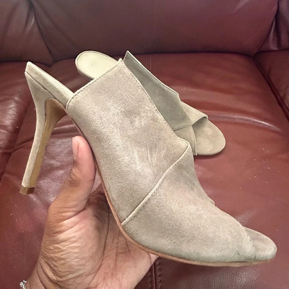Trina Turk‎  Laguna Suede Leather Mules in Slate Taupe Size 9 1/2 - Picture 3 of 9